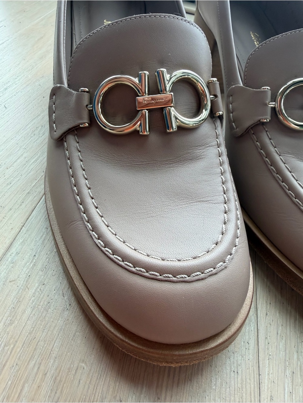 Salvatore Ferragamo Blush Nude Leather Horsebit Loafers - Picture 3 of 9